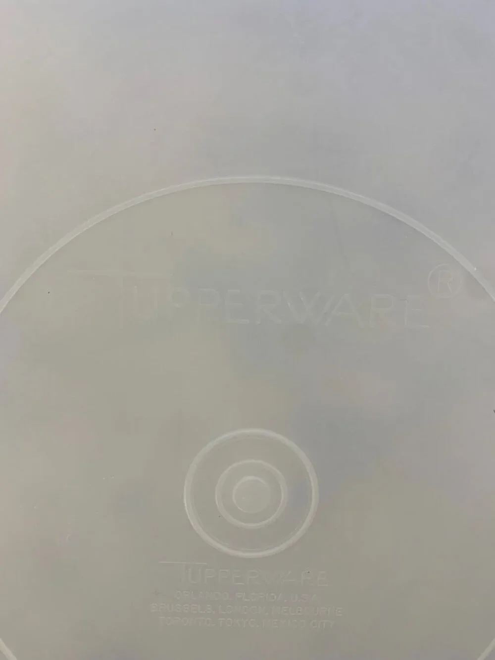 Tupperware 12